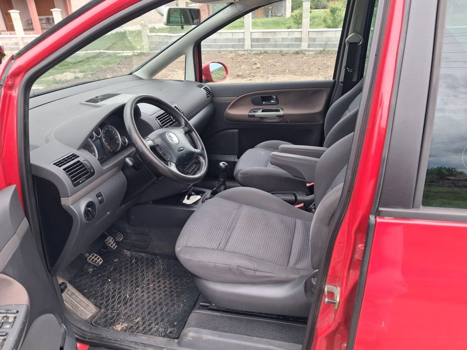 Vând Vw Sharan 1.9