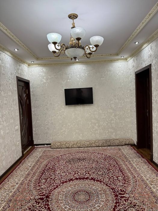 Продаётся 5-комн квартира