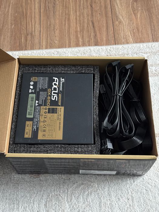 Vand sursa de alimentare Seasonic Focus 650W modulara, in gar