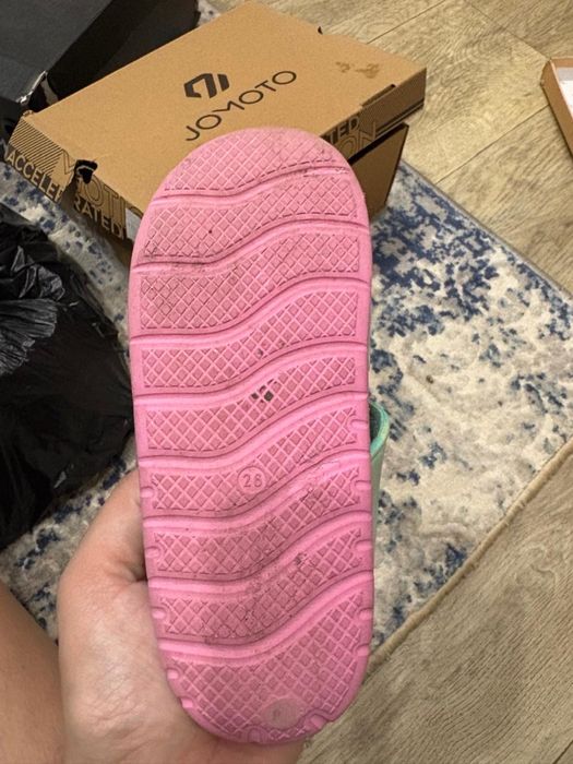 Продам детскую обувь