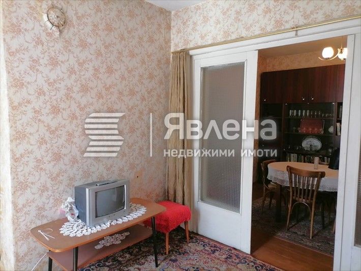 Продава се Тристаен апартамент в Дупница - 75 кв.м за 694 €/кв.м - Снимка #9