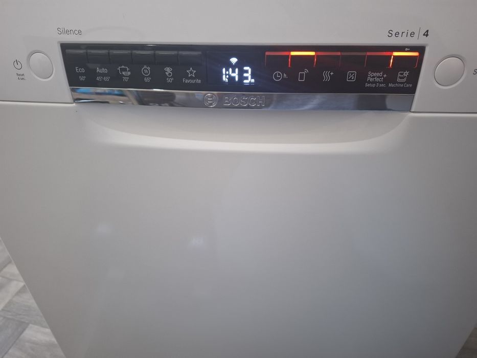 Mașina de spălat vase independenta BOSCH, 12 seturi, 6 programe,  Wi-Fi