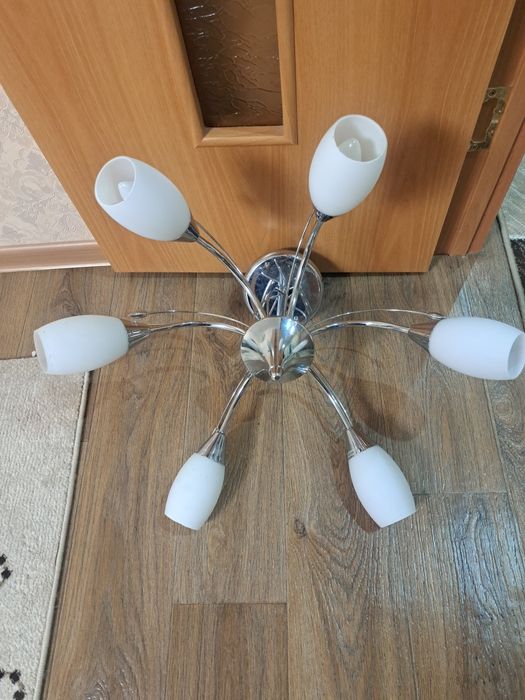 Люстра для зала.