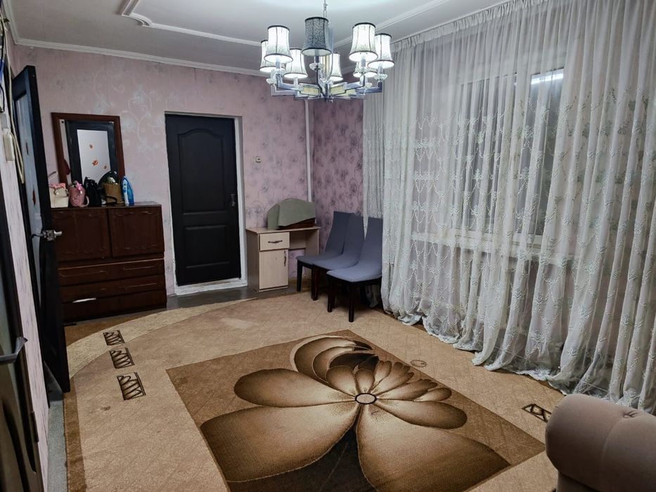 4 бөлмелі үй сатылады.