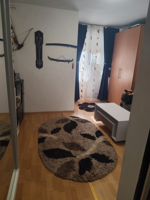 Vând garsoniera pe al crisului