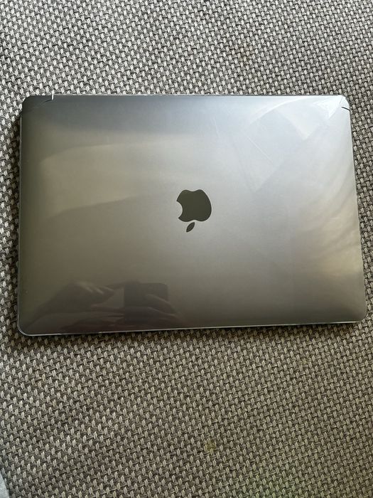 MacBook Air M1 2021