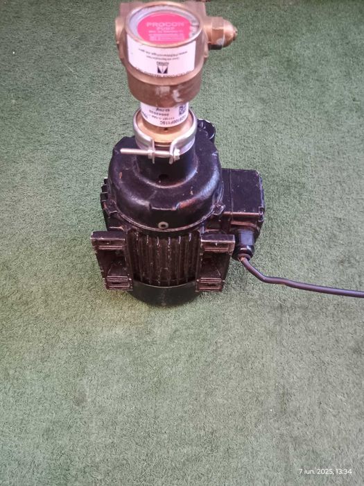 Pompa rotativa volmetrica cu motor