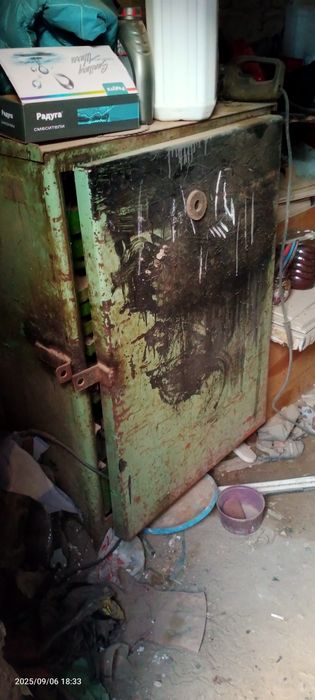 Сейф для хранение инструментов