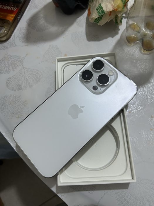 iPhone 14 pro белый