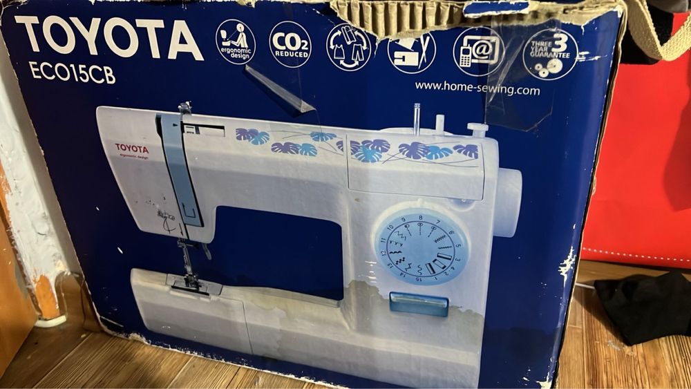 Швейная машина очень в хорошем состоянииииииииттииттттргл лллллллллшшщ