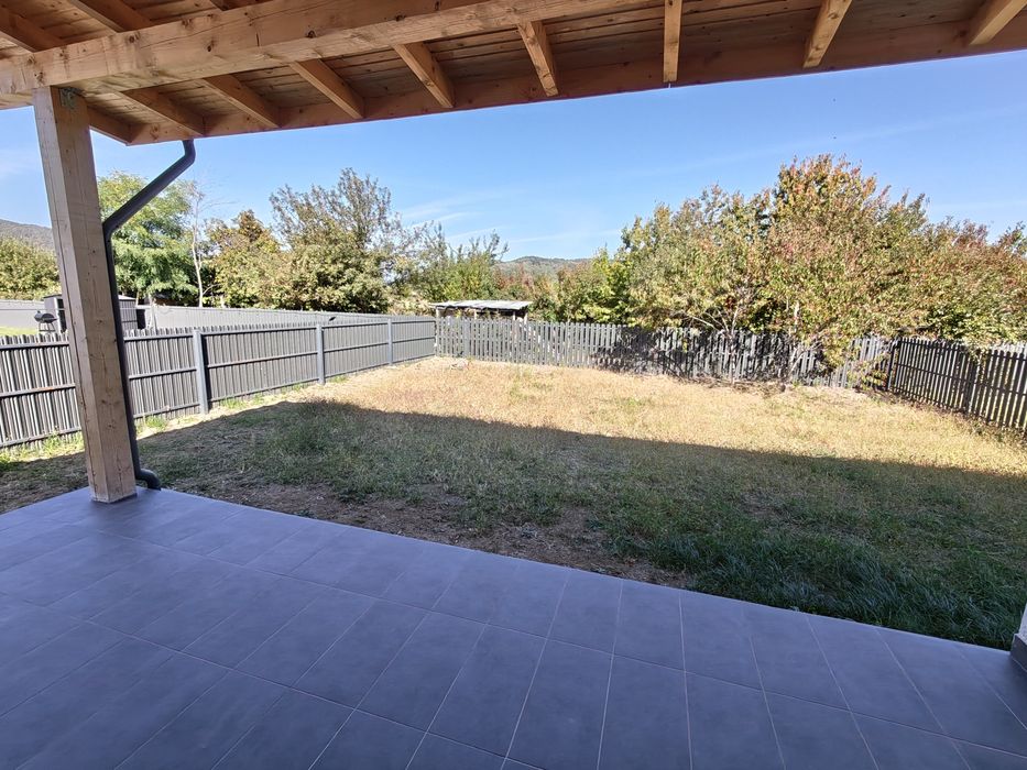 Proprietar închiriez pe termen lung casa noua 3camere mobilata și utilata