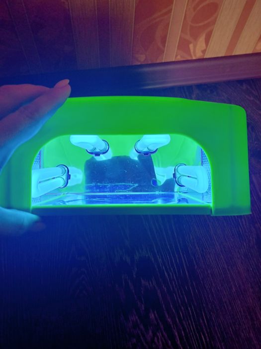 Продаю УФ ламу для сушки ногтей