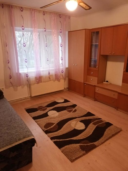 De închiriat  garsoniera