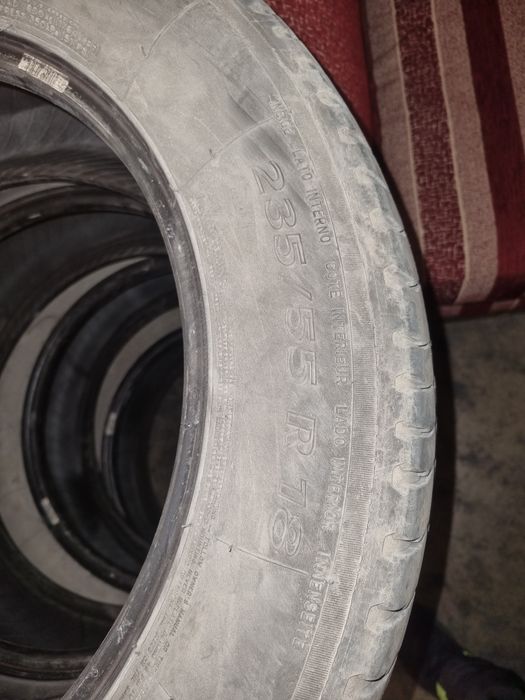 Продавам 4 б бр  гуми 235 55 18