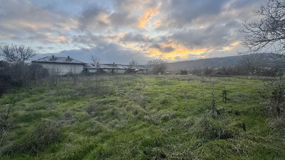 Продава се Къща в Провадия - 3500 кв.м за 12 €/кв.м - Снимка #5