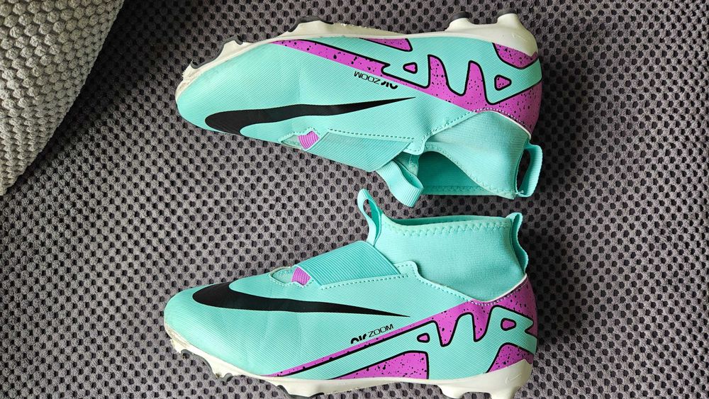 Футболни обувки Nike, 36,5 номер