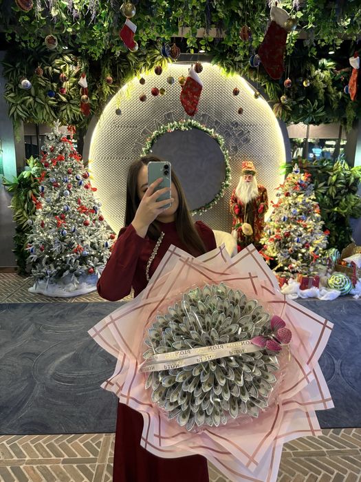 Большой денежный букет 100 доллар