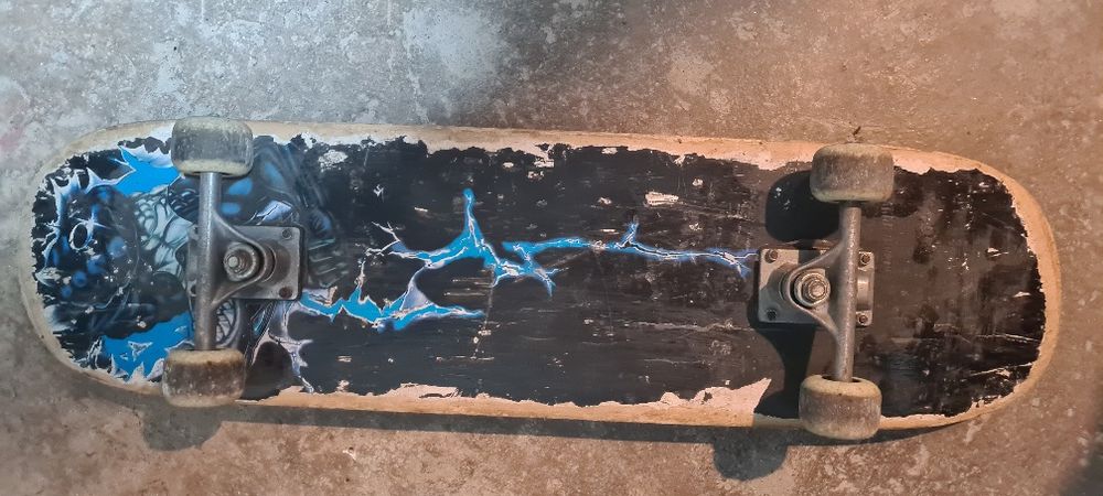 Skateboard folosit