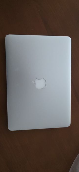 MacBook Pro Retina 13", 256 GB, ideal pentru studenti