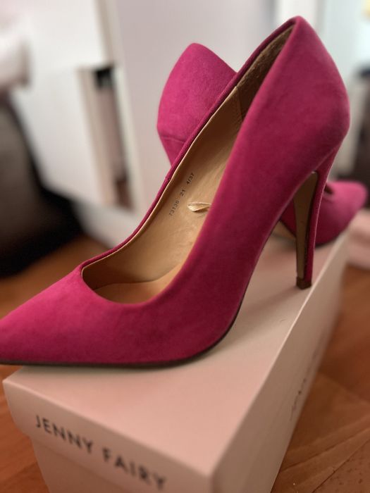 Розови обувки на висок ток