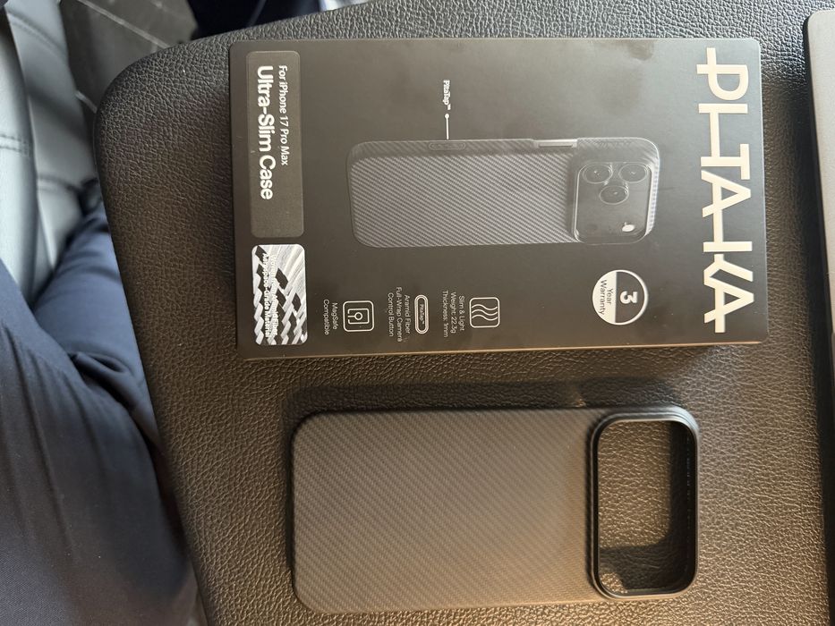 iPhone 17 pro max Pitaka чехол