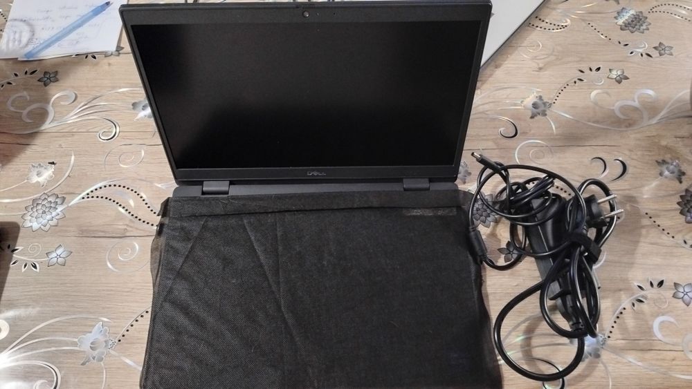 Laptop Dell, cumpărat nou, i5,gen.11, 16 gb ddr4,win licenta