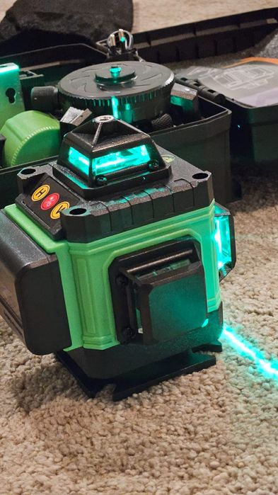Vând Nivelă laser