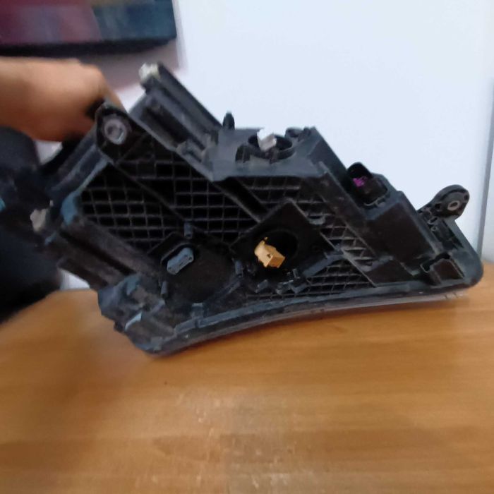 far stanga bixenon led skoda superb 3v1941015b