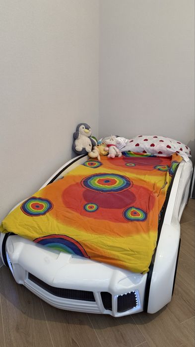 Детская кровать машинка