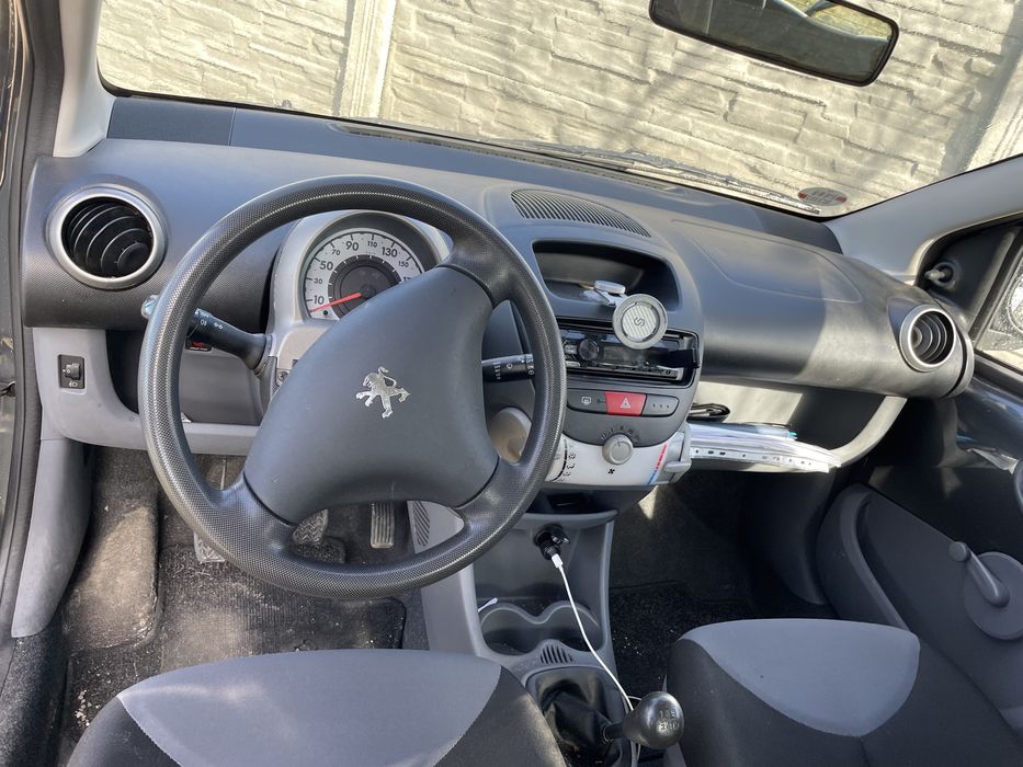 Vand sau schimb cu moto Peugeot 107