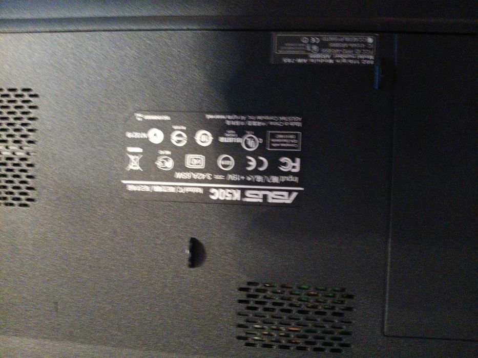 Лаптоп Asus ,без забележки ,но стар