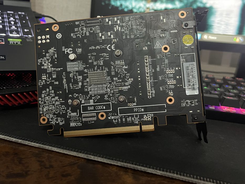 Видеокарта AMD RX6400 4GB