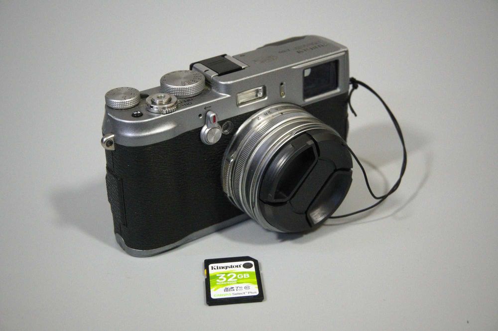 Aparat foto Fuji X100