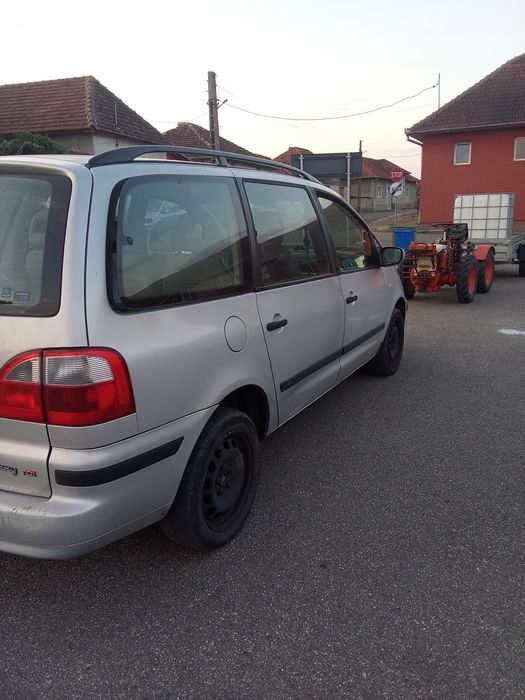 Vând Două bucăți Ford Galaxy