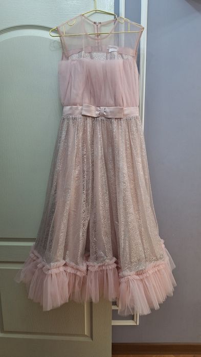 Срочно продаётся брендовое платье