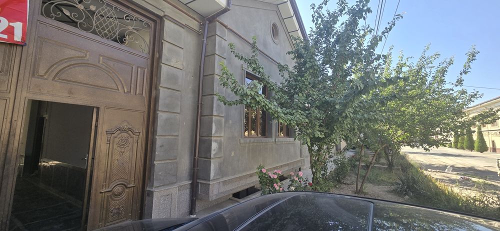 Уй сотилади Урикзорда