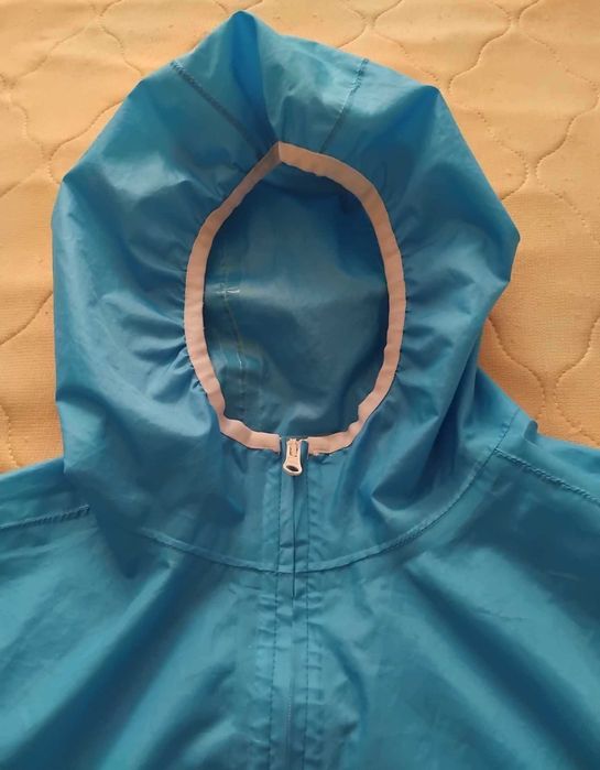 Спортно дамско яке Quechua + подарък