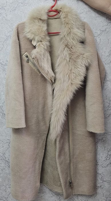 Шуба белая зимняя