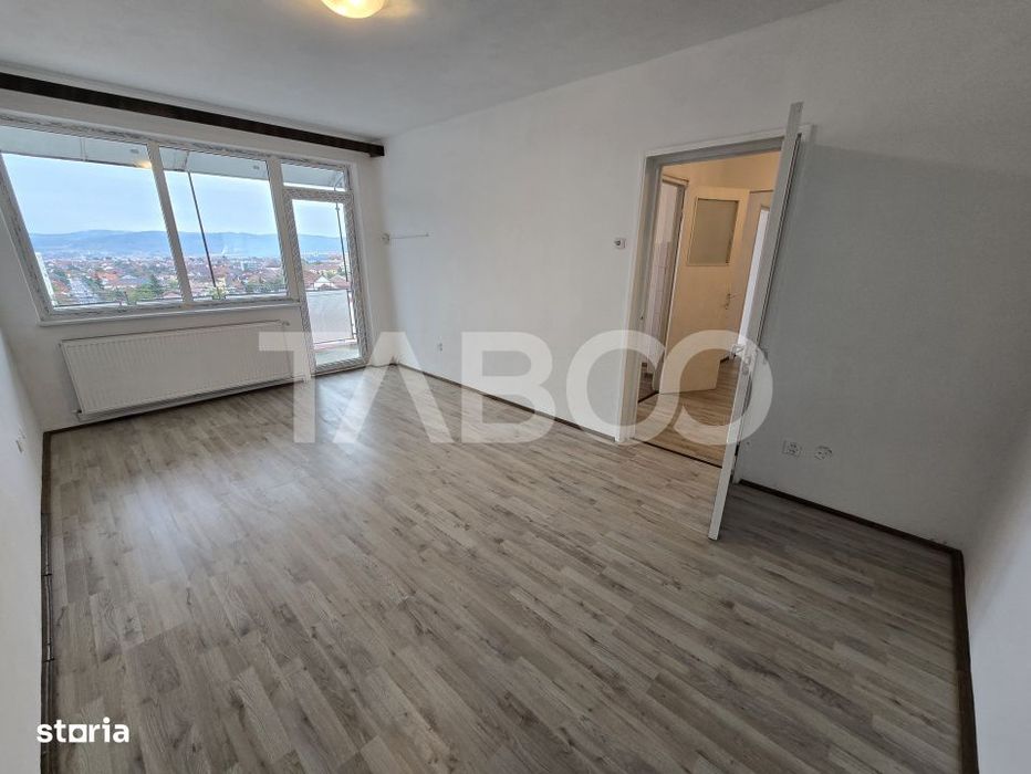 Apartament decomandat de vanzare cu 3 camere balcon zona Mihai Viteazu