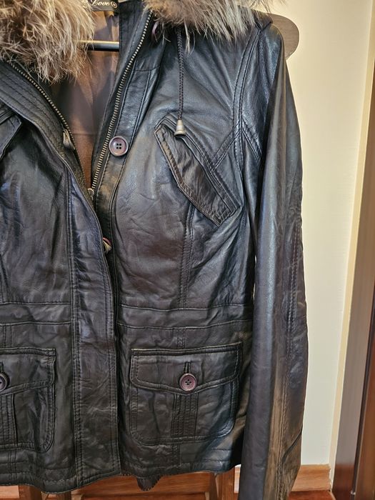 Geaca din piele cu glugă