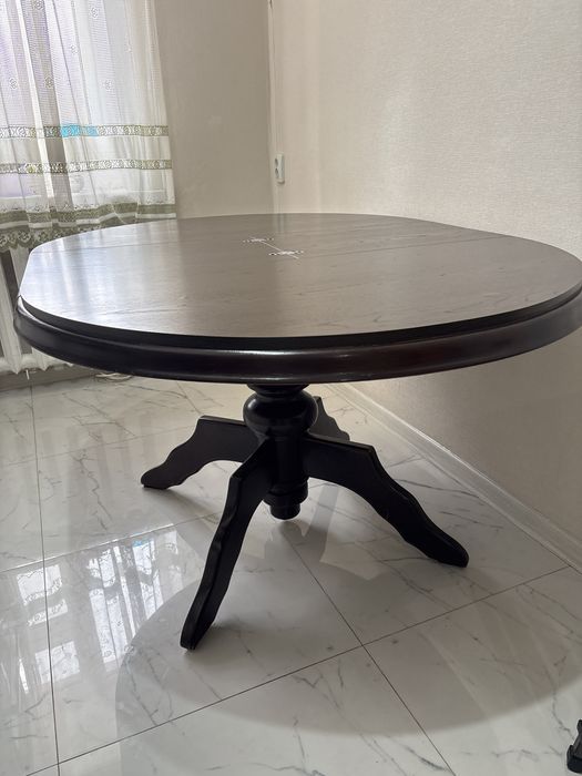 Продам стол диаметр 1,10