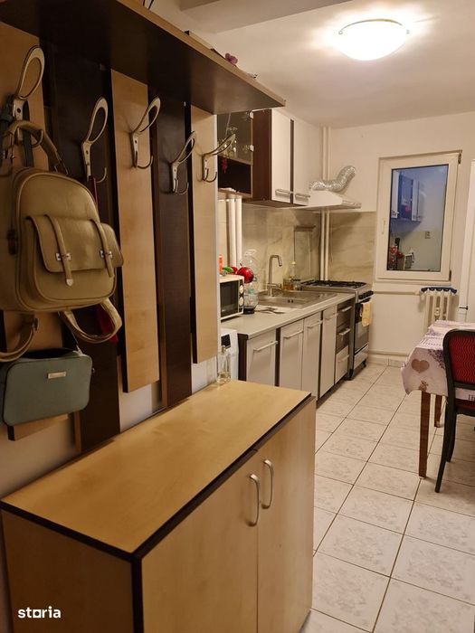 Închiriez apartament 2 camere Piața Sudului