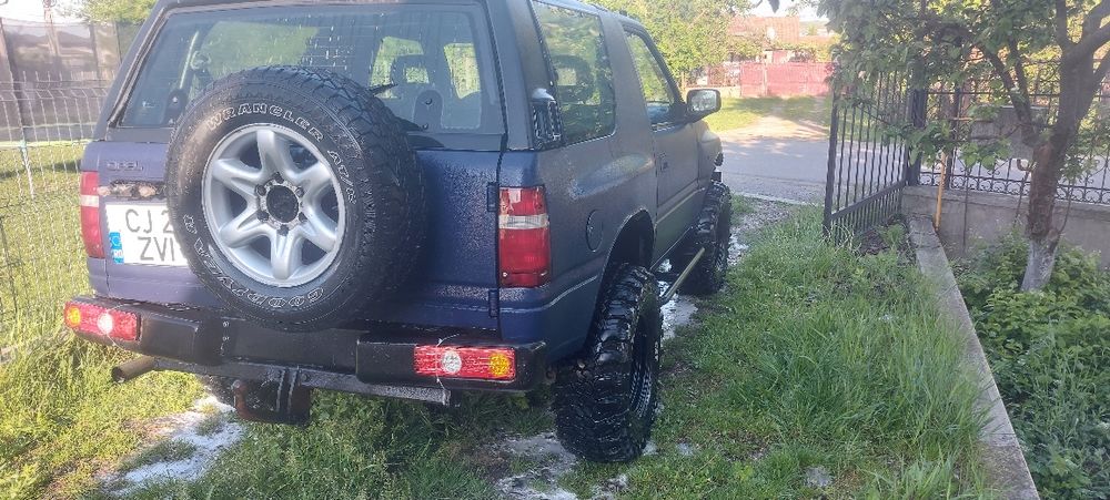 Vand sau schimb cu 4x4 mai de strada un Opel Frontera 2.0 sport, modifi
