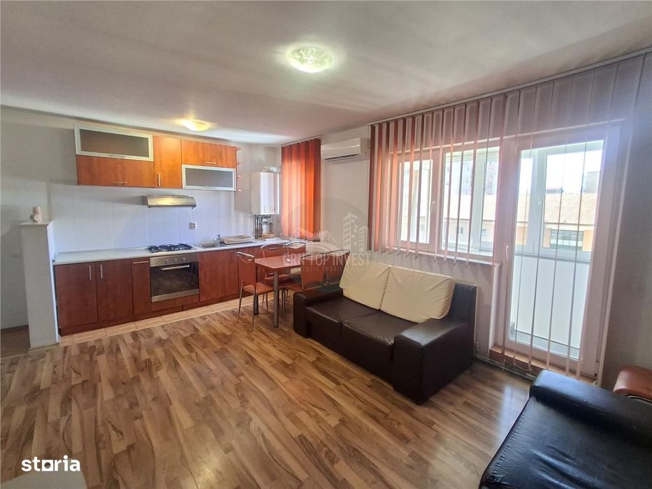 Apartament 3 camere balcon zona Vasile Aaron