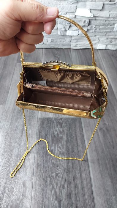 Продам женскую сумочку