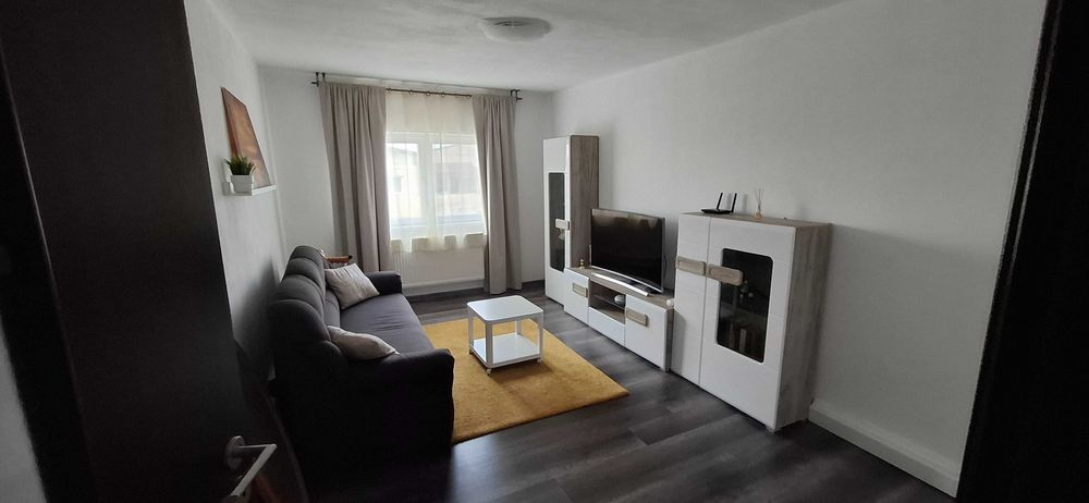 Apartament recent renovat de vanzare in Cotu Mic lângă pasarelă