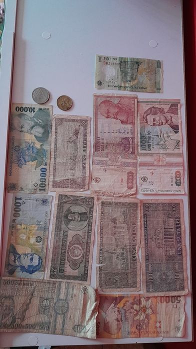 Vând bancnote si monede vechi