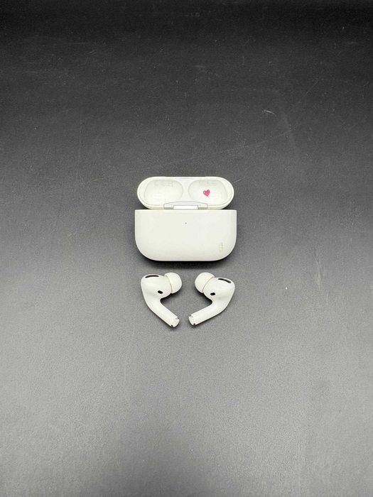 Apple AirPods Pro (белый)