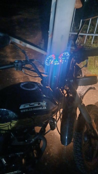 Сузуки 200 кубов