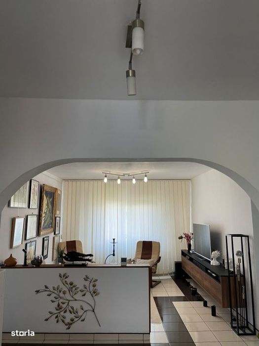 Apartament 4 camere in zona Plopilor
